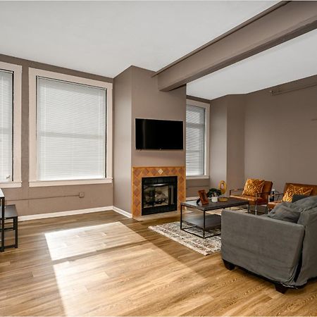 2 Bath Prkg+Gym+Sauna Perk Plaza +30 Day Cleveland Eksteriør billede