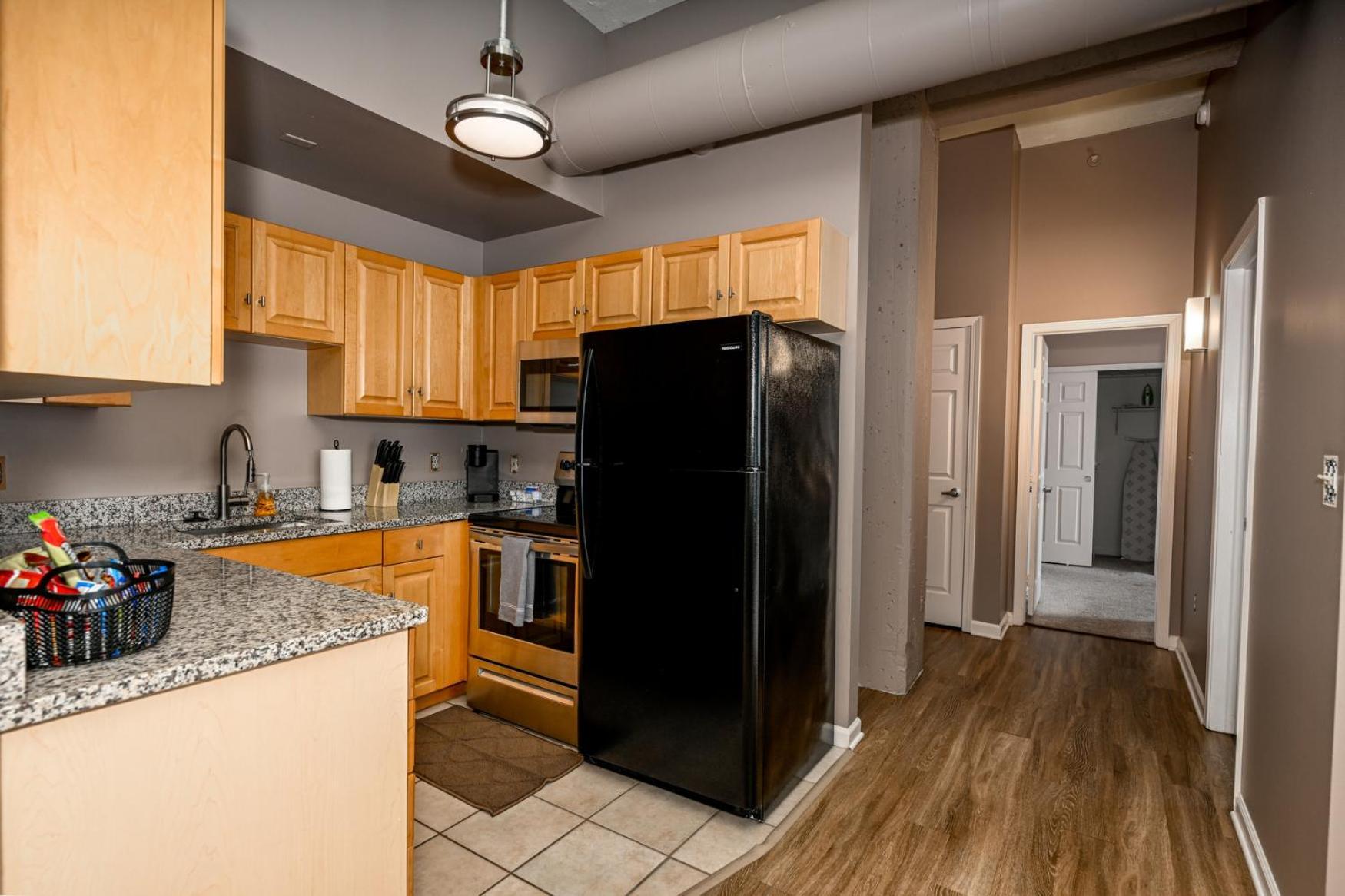 2 Bath Prkg+Gym+Sauna Perk Plaza +30 Day Cleveland Eksteriør billede