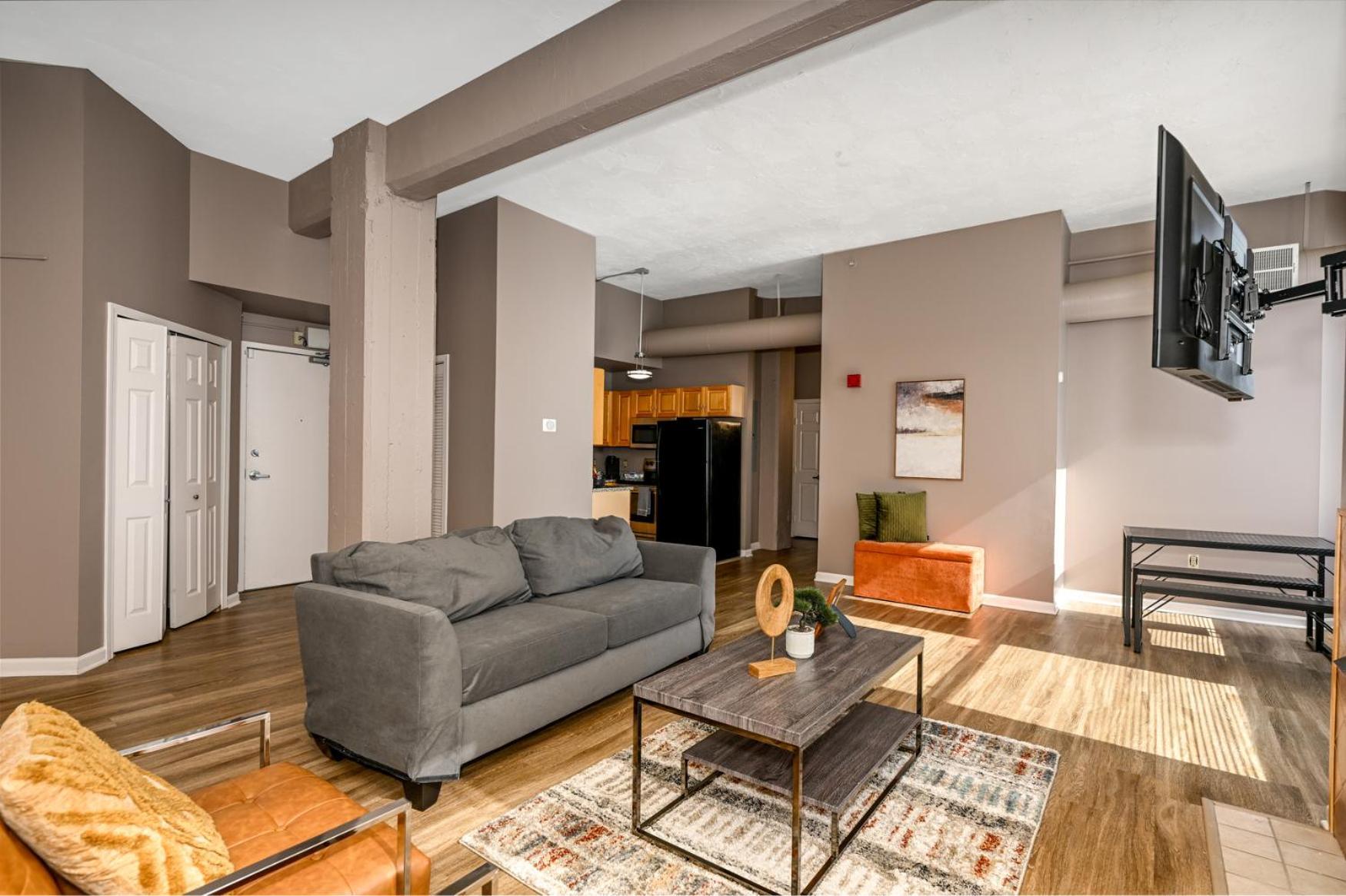2 Bath Prkg+Gym+Sauna Perk Plaza +30 Day Cleveland Eksteriør billede