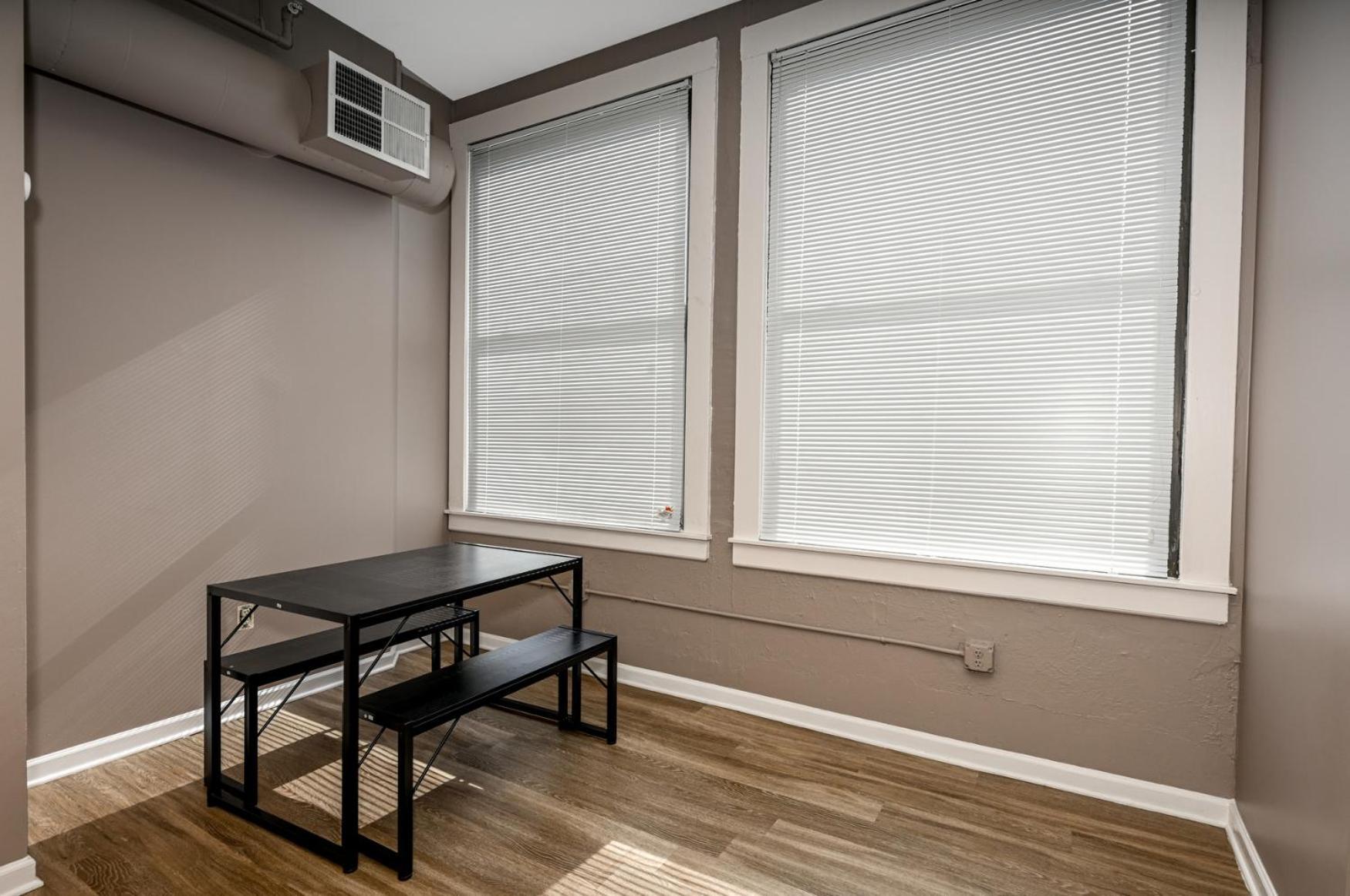 2 Bath Prkg+Gym+Sauna Perk Plaza +30 Day Cleveland Eksteriør billede