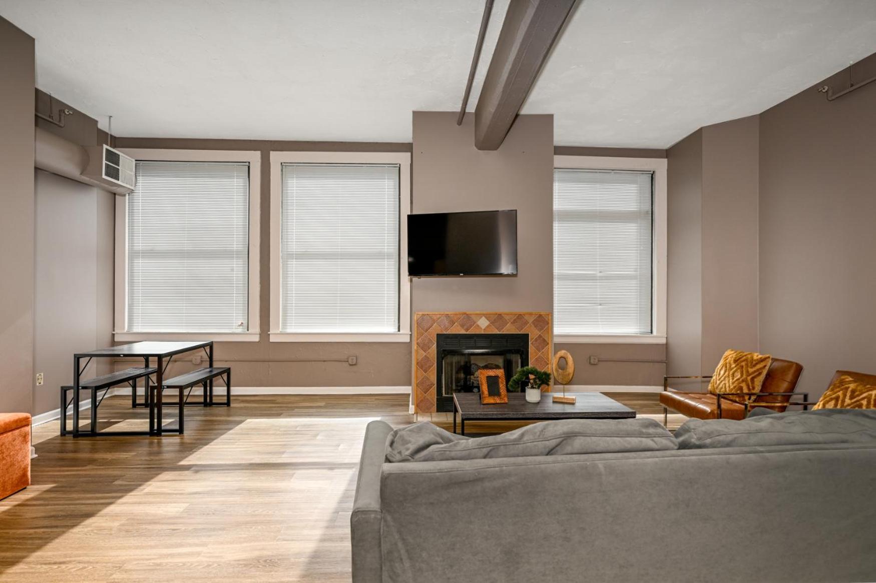 2 Bath Prkg+Gym+Sauna Perk Plaza +30 Day Cleveland Eksteriør billede