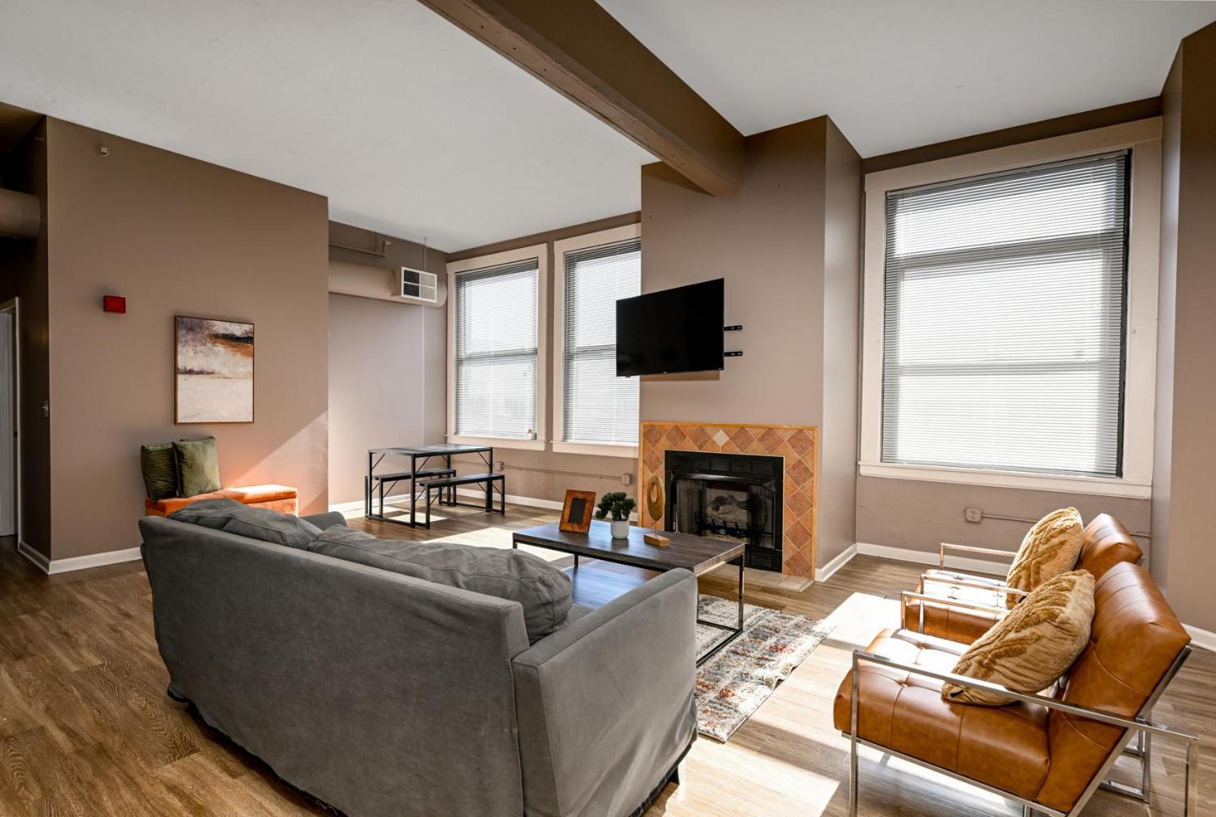 2 Bath Prkg+Gym+Sauna Perk Plaza +30 Day Cleveland Eksteriør billede