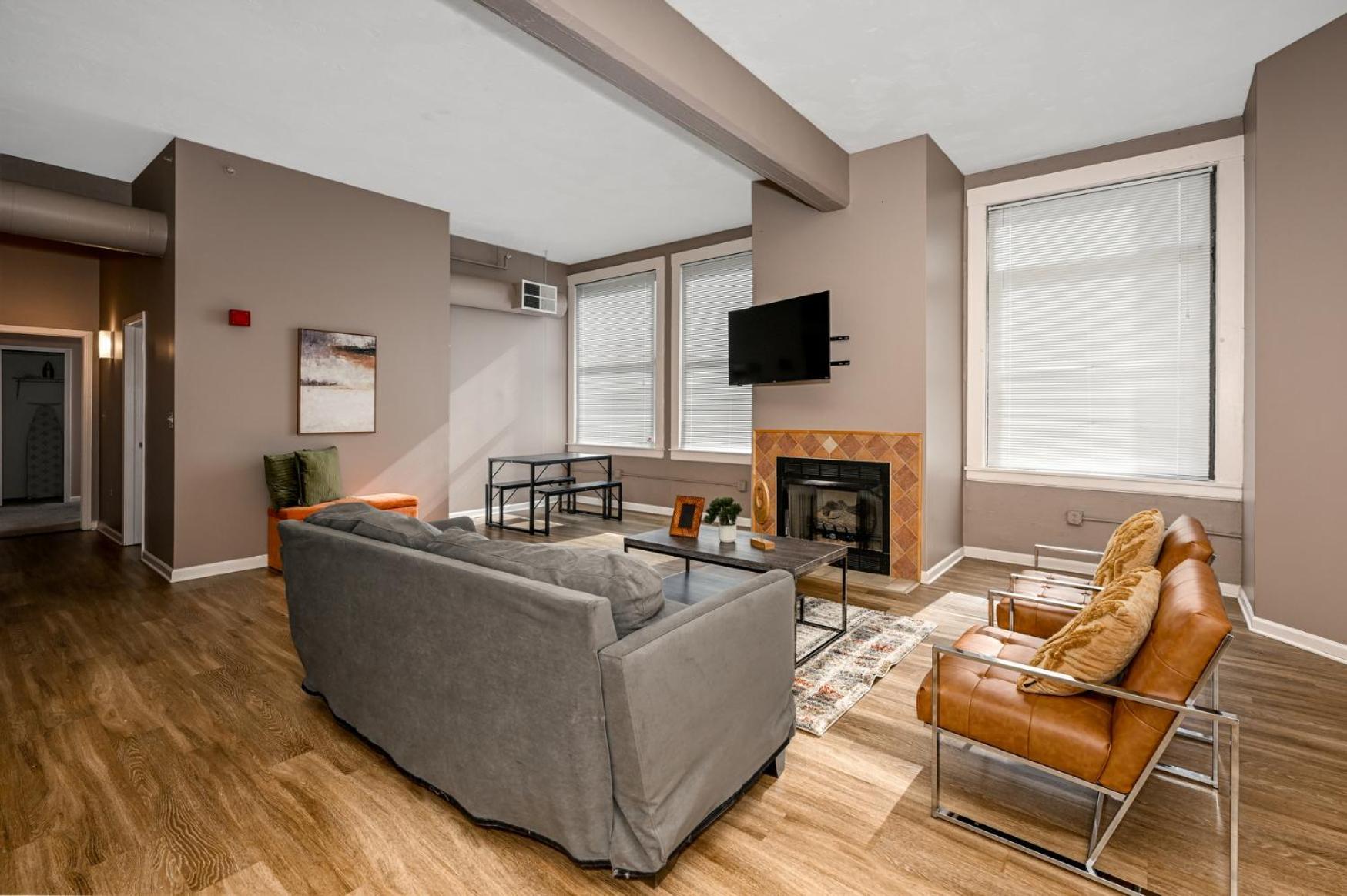 2 Bath Prkg+Gym+Sauna Perk Plaza +30 Day Cleveland Eksteriør billede